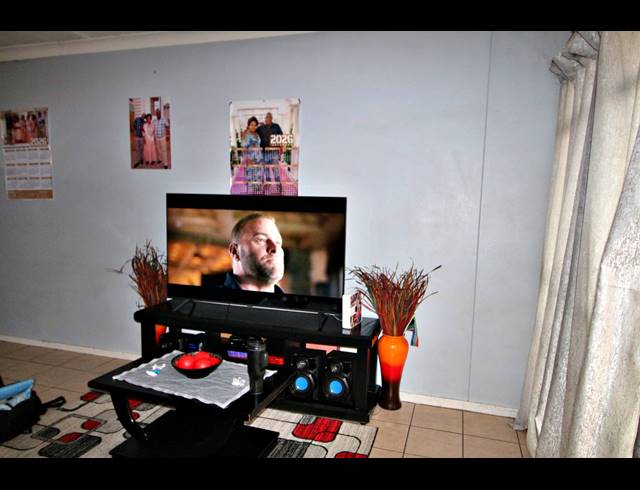 1 BEDROOM APARTMENT FOR SALE IN RHODESFIELD